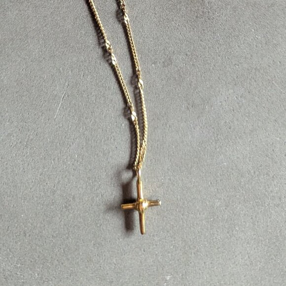 Missoma x Lucy Williams Gold Ridge Cross Necklace - Picture 16 of 16